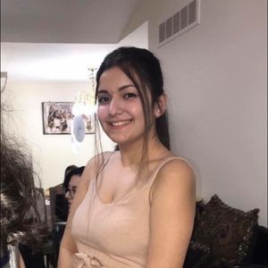 Meet your Posher, Lorine